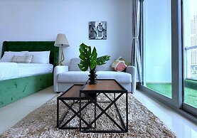 Luxury Studio with Marina View
