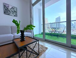 Luxury Studio with Marina View