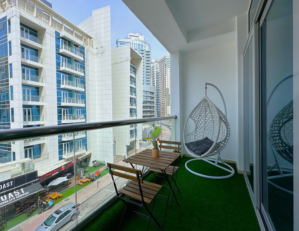 First Line Canal View Studio