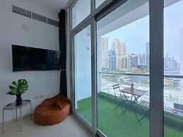 First Line Canal View Studio