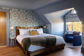 The Hotel at Claramount Club