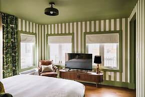 The Hotel at Claramount Club