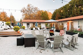 Penny's Motel & Apres