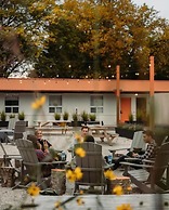 Penny's Motel & Apres