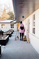Penny's Motel & Apres