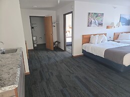 Can Am Inn