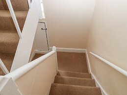 The English School, Flat 2