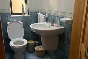 Spacious Room & Shared Bath in Valletta