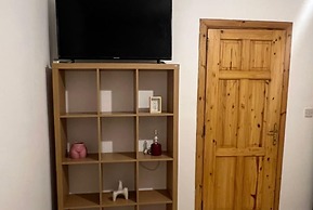 Spacious Room & Shared Bath in Valletta