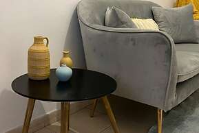 Spacious Room & Shared Bath in Valletta