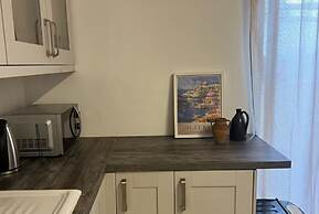 Spacious Room & Shared Bath in Valletta