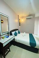 Sun Tree Hotel @ Triang