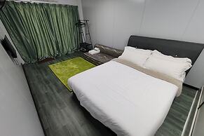 Galaxy Homestay (Muslim)