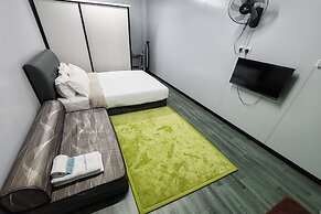 Galaxy Homestay (Muslim)