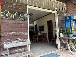 Shat'S Guesthouse Siargao Near Beach
