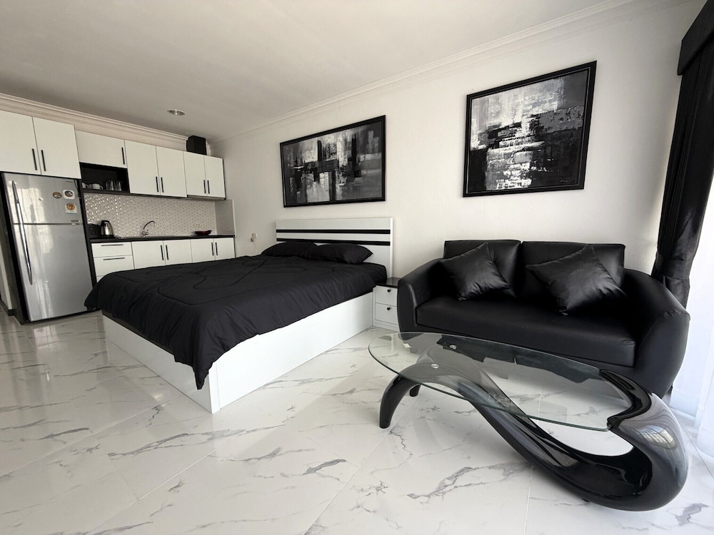 Spacious Studio With Balcony - TW Platinum Suites, Jomtien