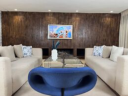 Seafront Luxury Villa with Amazing pool