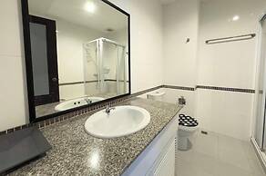 Large Pool-view Studio With Balcony - TW Platinum Suites, Jomtien