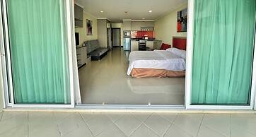 Large Pool-view Studio With Balcony - TW Platinum Suites, Jomtien