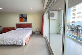 Large Pool-view Studio With Balcony - TW Platinum Suites, Jomtien