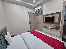 OnlyStay Giriraj Ji Near Prem Mandir