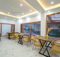 OnlyStay River Pine Kasol