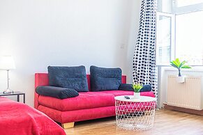 Stylish 2BR Apartment Long Stay for 5