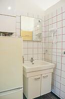 Stylish 2BR Apartment Long Stay for 5