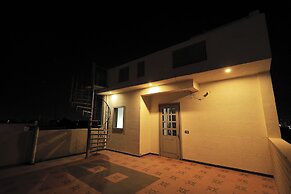 OnlyStay Kirpalu Dham - Opp. Prem Mandir, Vrindavan