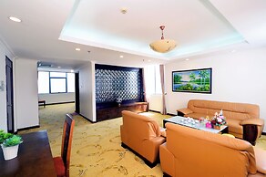 Holiday Central Nha Trang