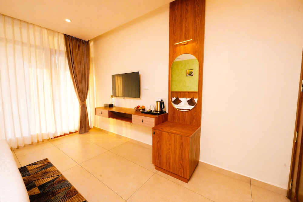 Malankara palace lake view resort & spa