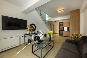 Cens Platinum Luxury Suites