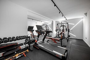 Cens Platinum Luxury Suites
