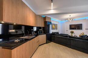 Cens Platinum Luxury Suites