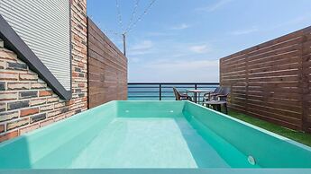 Taean Solpleo Pool Villa