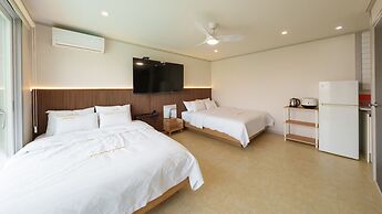 Taean Solpleo Pool Villa
