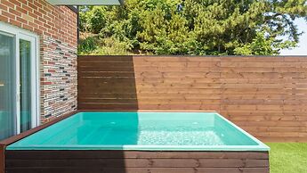 Taean Solpleo Pool Villa
