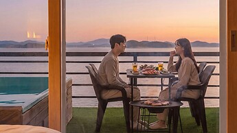 Taean Solpleo Pool Villa