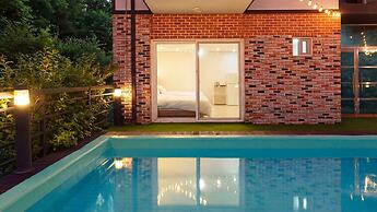 Taean Solpleo Pool Villa