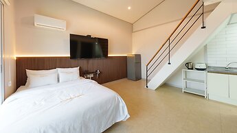 Taean Solpleo Pool Villa