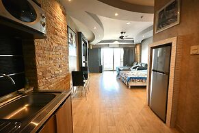 Sea-view Studio With Large Balcony - Bright and Spacious
