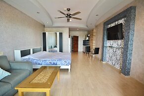 Sea-view Studio With Large Balcony - Bright and Spacious