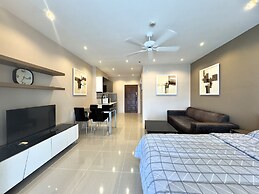 Sea View Studio With Large Balcony at View Talay 5D