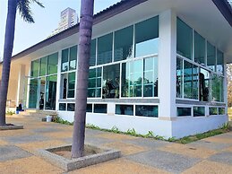 Sea View Studio - Jomtien Beachfront - View Talay 8