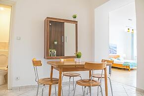 Budget 2BR Long Stay Near Matzleinsdorf