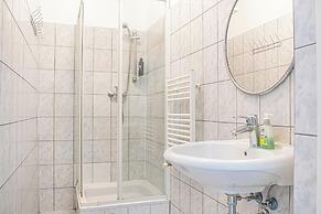 Budget 2BR Long Stay Near Matzleinsdorf