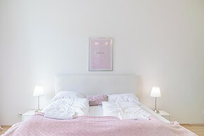 Budget 2BR Long Stay Near Matzleinsdorf