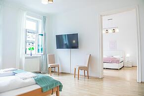 Budget 2BR Long Stay Near Matzleinsdorf