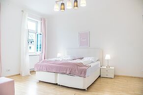 Budget 2BR Long Stay Near Matzleinsdorf