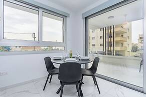 Mirage 2-BR Apt. & Balcony in Larnaca
